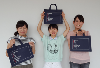 トートバッグをプレゼント